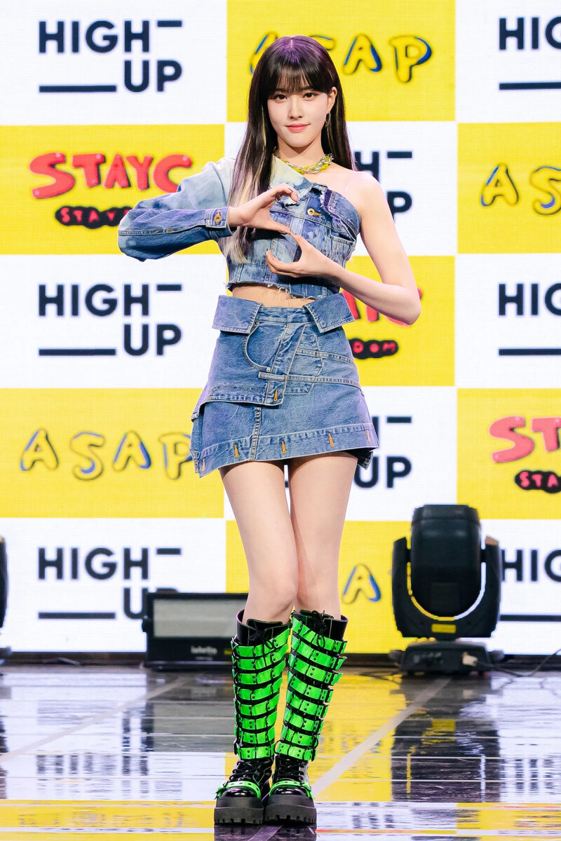 210408 STAYC Yoon 'STAYDOM' Comeback Showcase documents 3