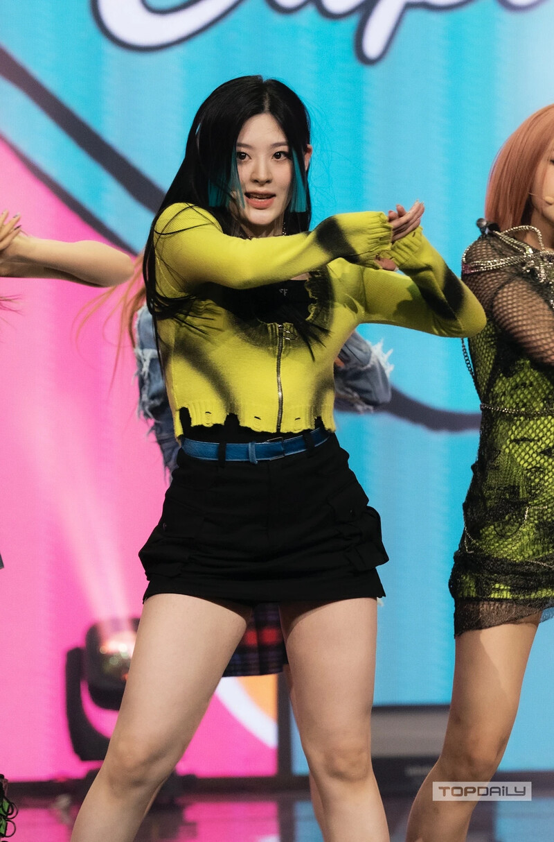 210408 STAYC Seeun ' Comeback Showcase documents 10