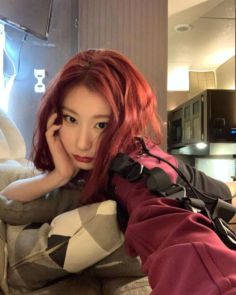 210924 ITZY Instagram Update - Chaeryeong documents 2