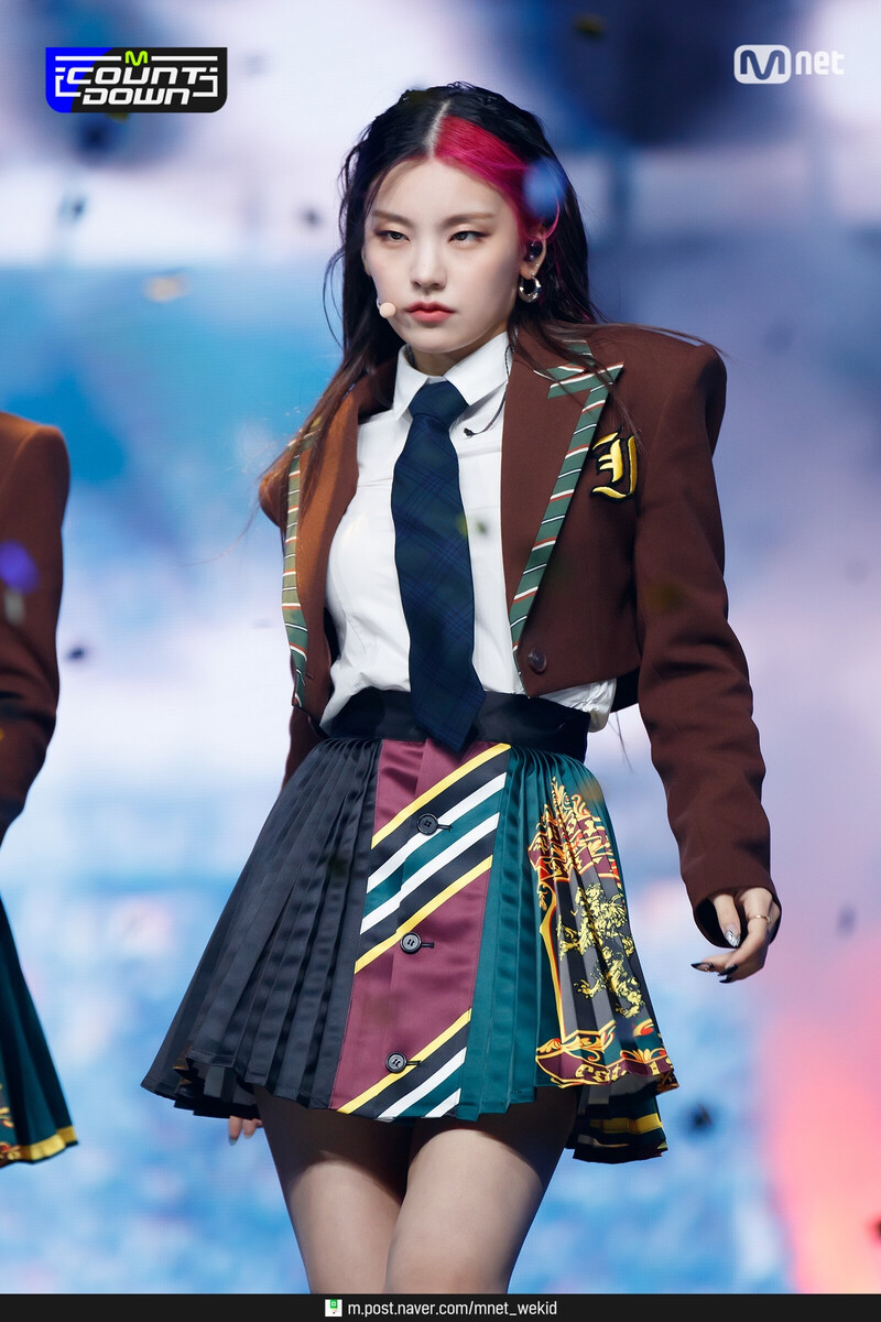 211007 ITZY - 'LOCO' at M Countdown documents 5