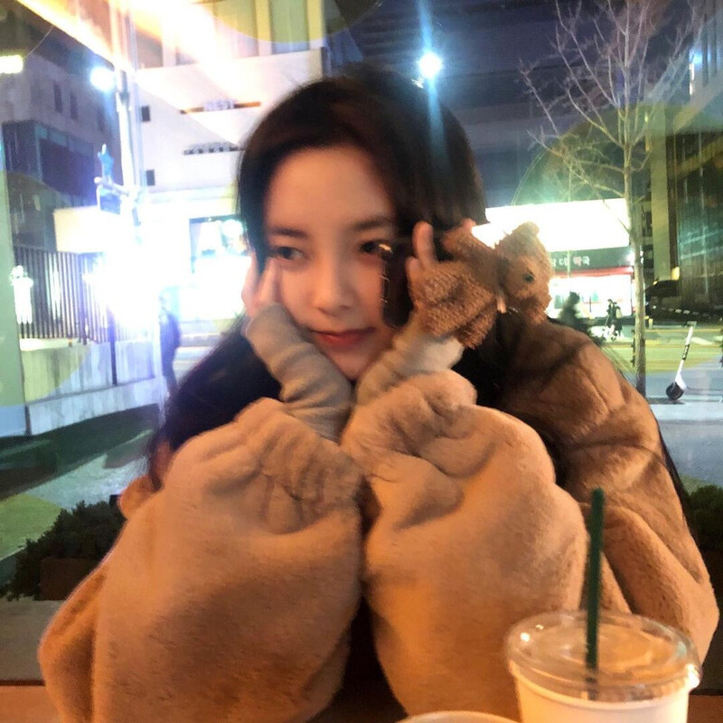 211128 Shin Suhyun Instagram Update documents 2