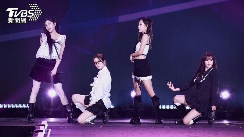 241231 APINK at '2025 Taipei New Year's Party' - Performance & Interview documents 2