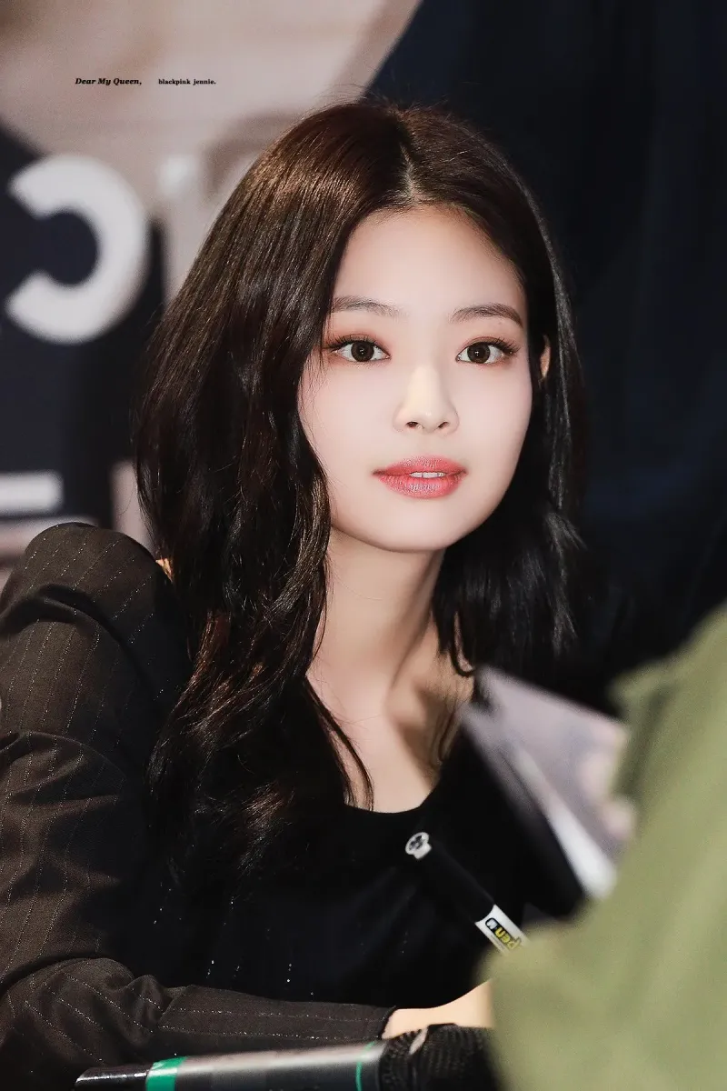 kimjennie116-1183215966106177540-EGugoqMU0AIFNmz.jpg