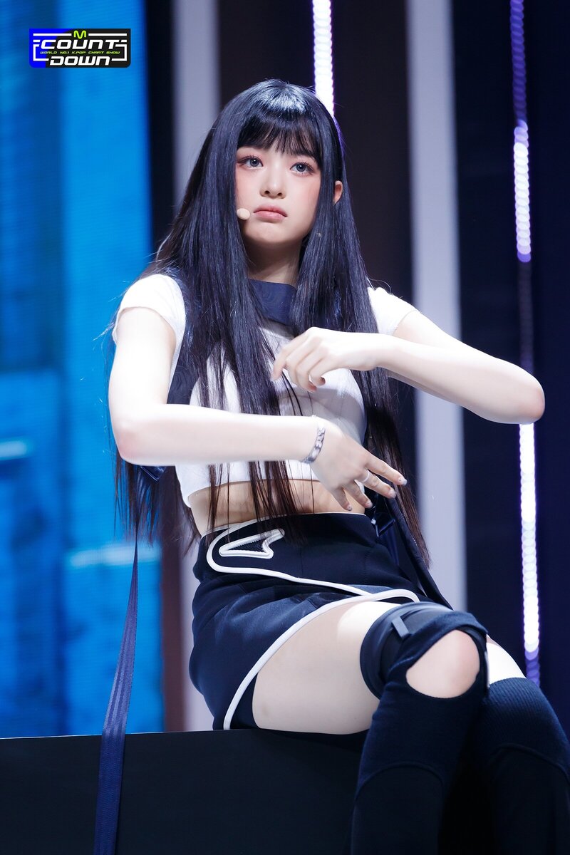 220804 NewJeans Hanni 'Cookie' at M Countdown documents 5