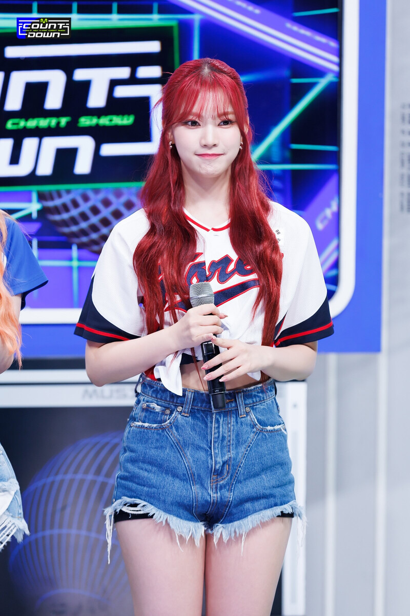 230824 STAYC Sieun & Isa - Special MCs at M COUNTDOWN documents 14