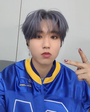 230602 STRAY KIDS Instagram Update - Han