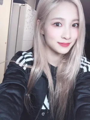 200424 Cherry Bullet Remi Fancafe Update