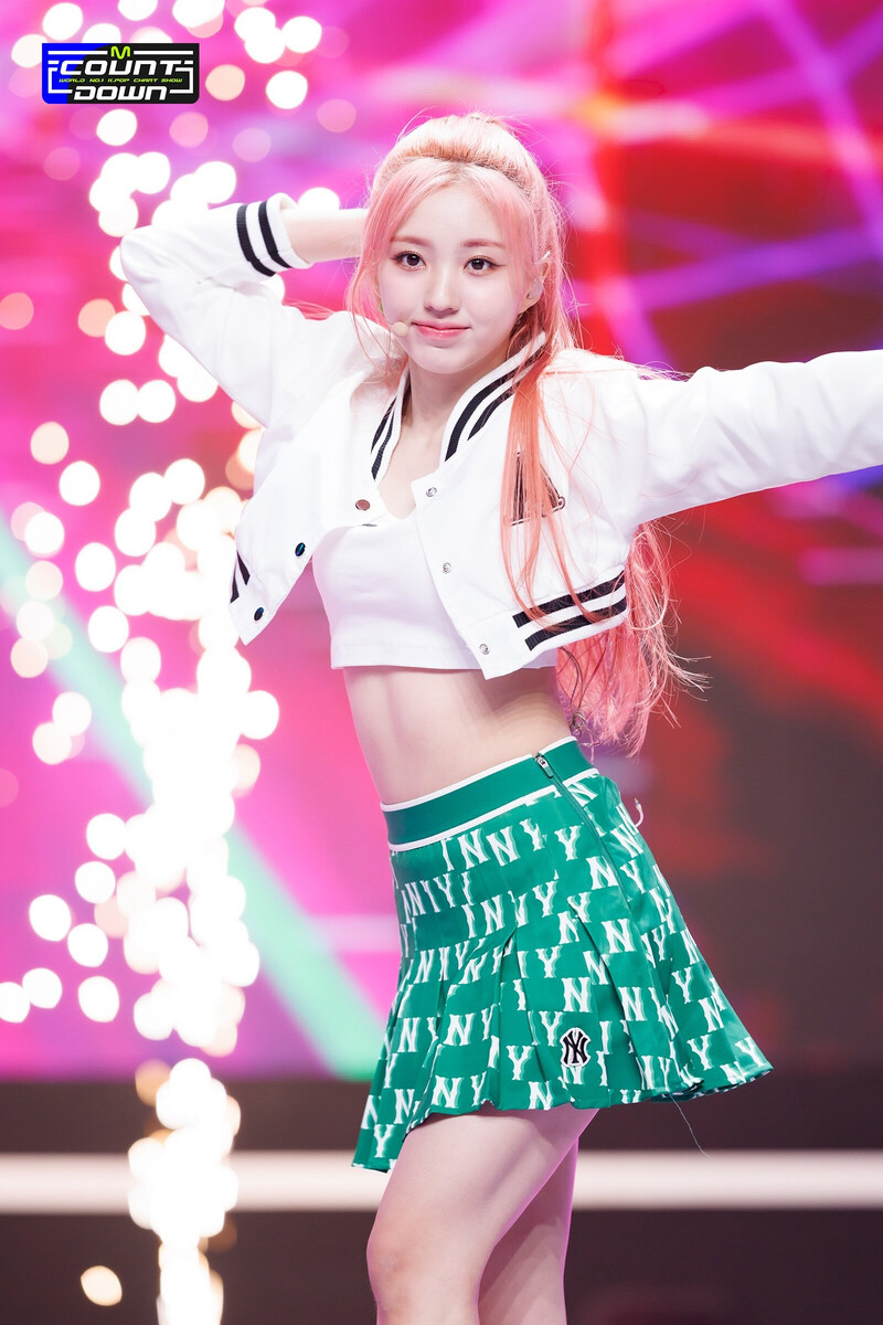 230413 Kep1er Yeseo - 'Giddy' & 'Back to the City' at M COUNTDOWN ...