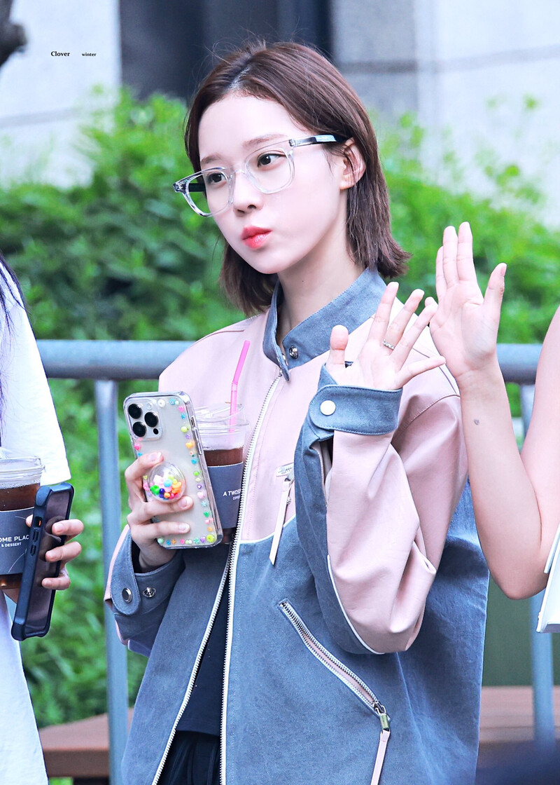 230519 aespa Winter - Music Bank Commute documents 2