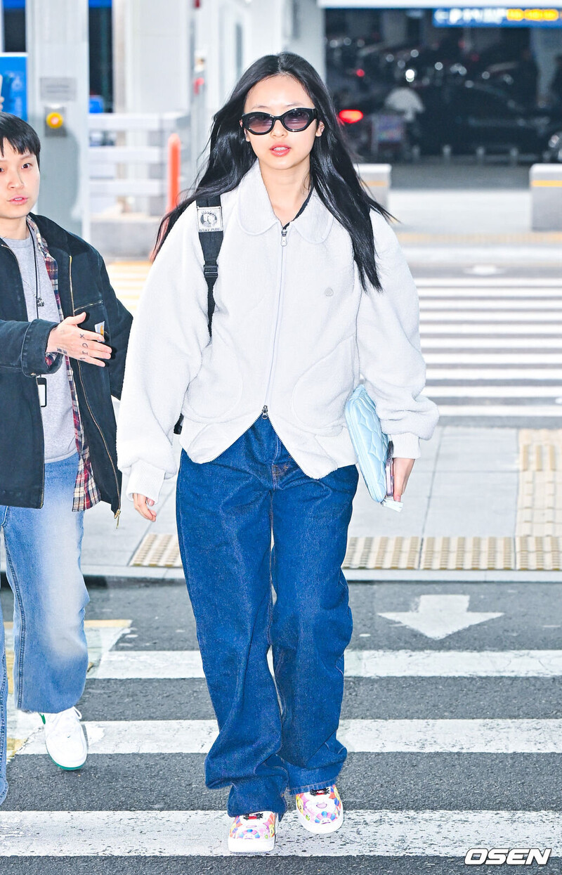 240304 New Jeans Hanni at Incheon International Airport | kpopping