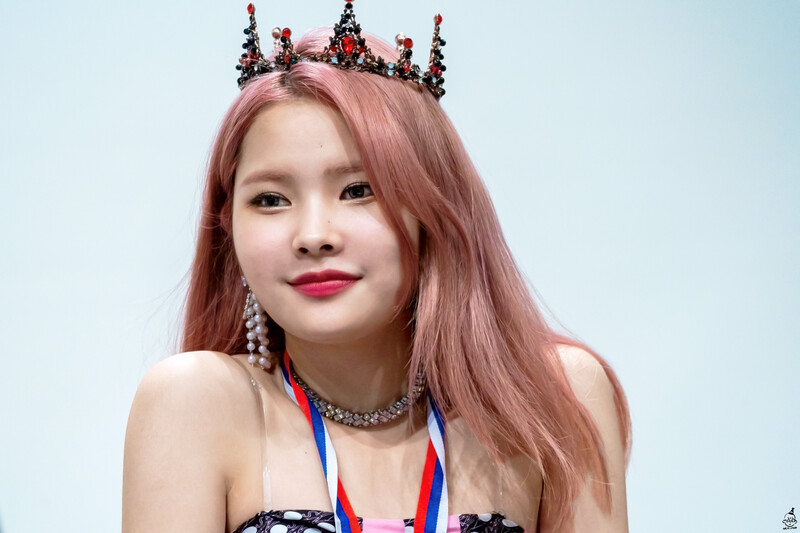 190817 Weki Meki Rina at 'WEEK END LOL' Shim Seok Hall Fansign documents 4