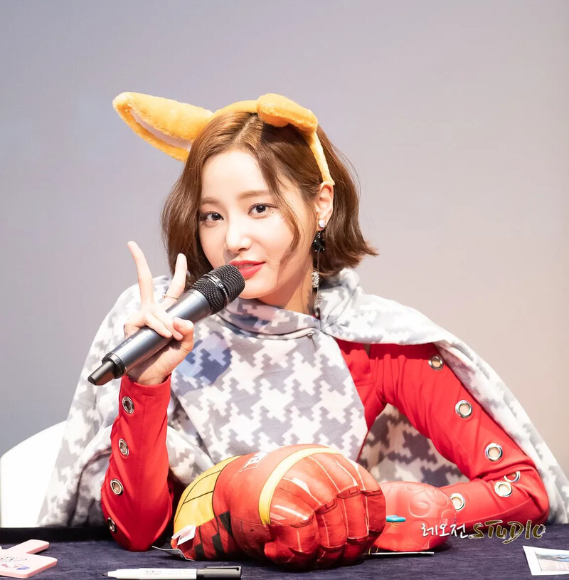 Yeonwoo1416.jpg