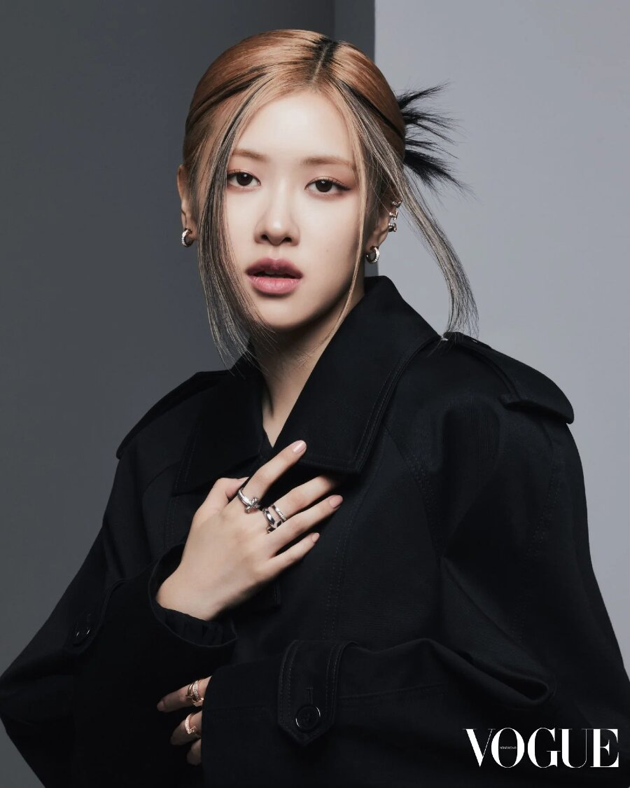 BLACKPINK's Rosé Graces the Pages of Vogue Hong Kong December 2022 ...