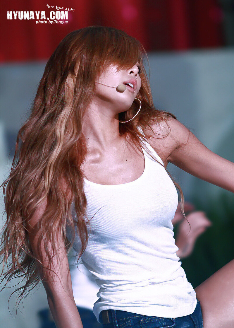 110707 Hyuna at the Mnet 20's Choice awards documents 11