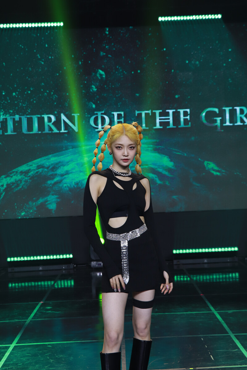 211201 EVERGLOW 3rd Mini Album 'Return of the Girl' Press Showcase documents 6