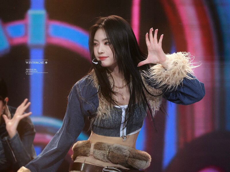 221216 STAYC Isa - KBS Song Festival documents 4