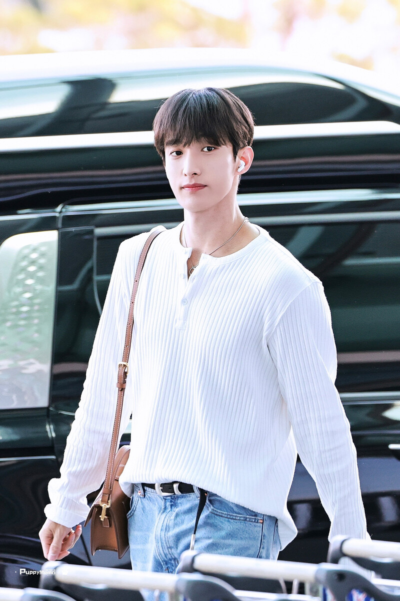 240625 SEVENTEEN DK at Incheon International Airport documents 8