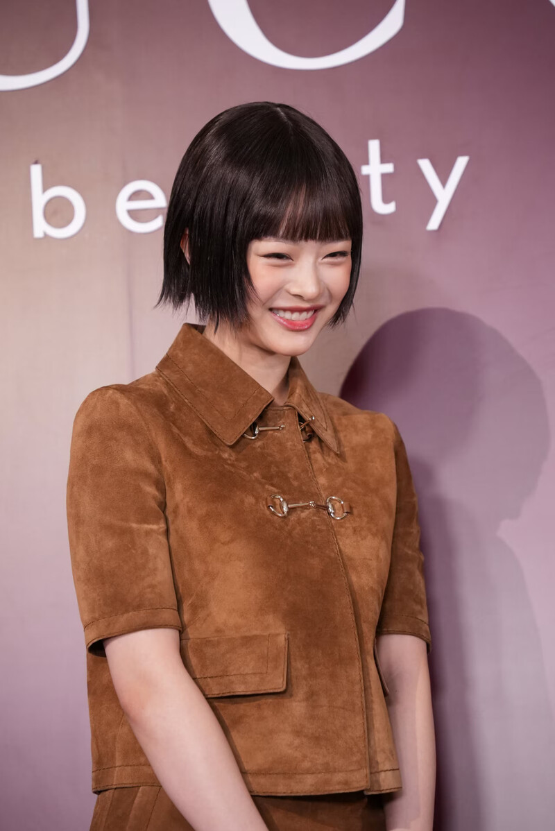 241120 HANNI at the Gucci Beauty Event in Japan documents 14