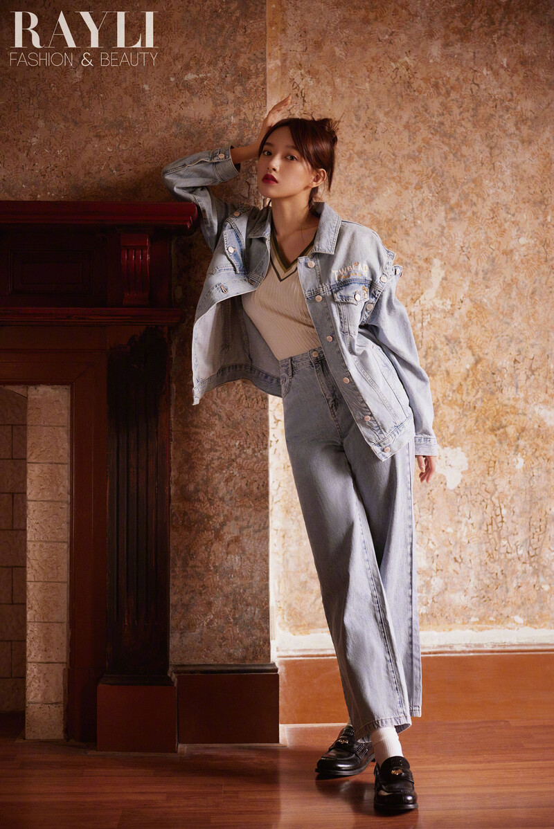 Cheng Xiao for Ruili Fashion and Beauty April 2022 Issue documents 15