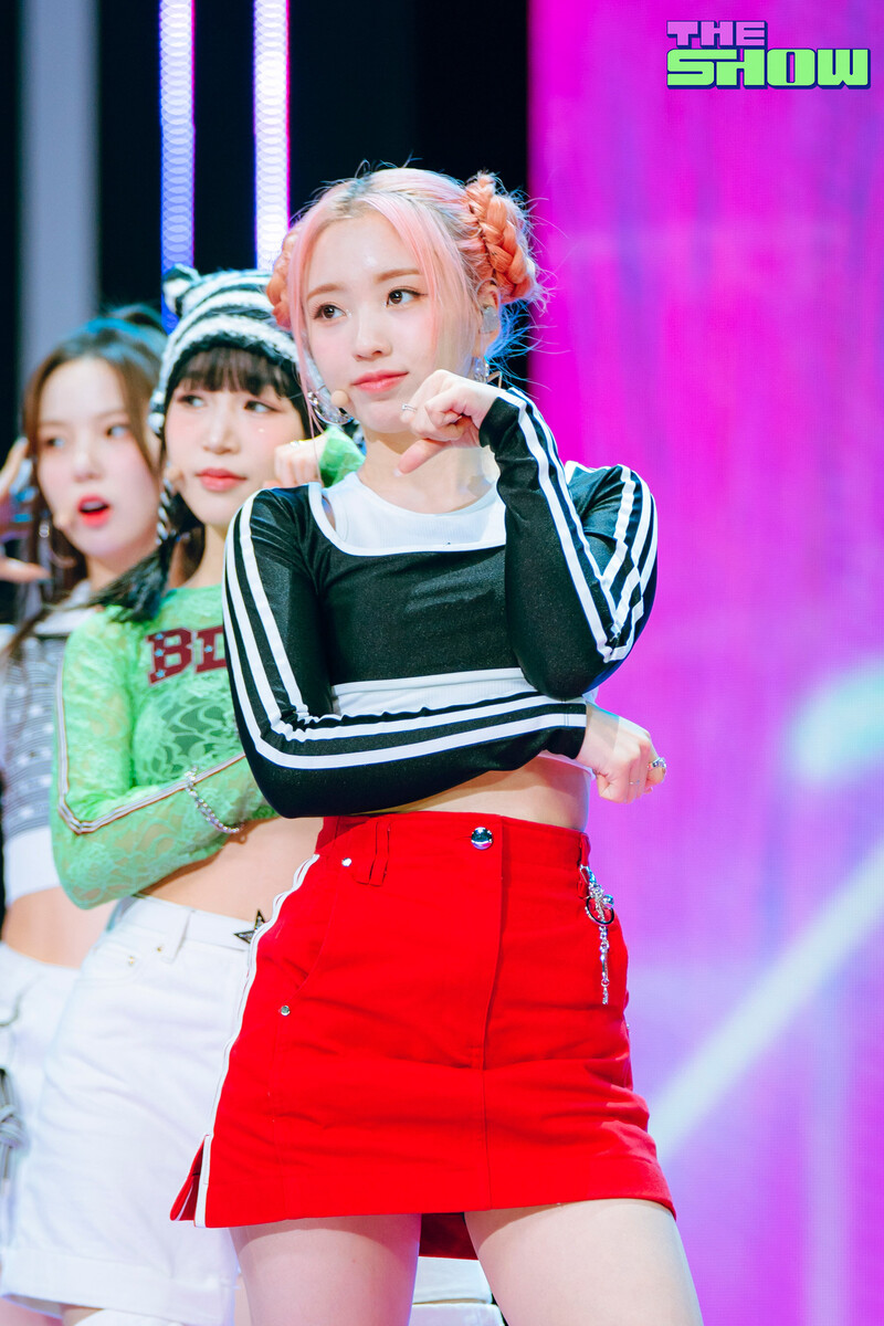 230418 Yeseo @ The Show documents 3