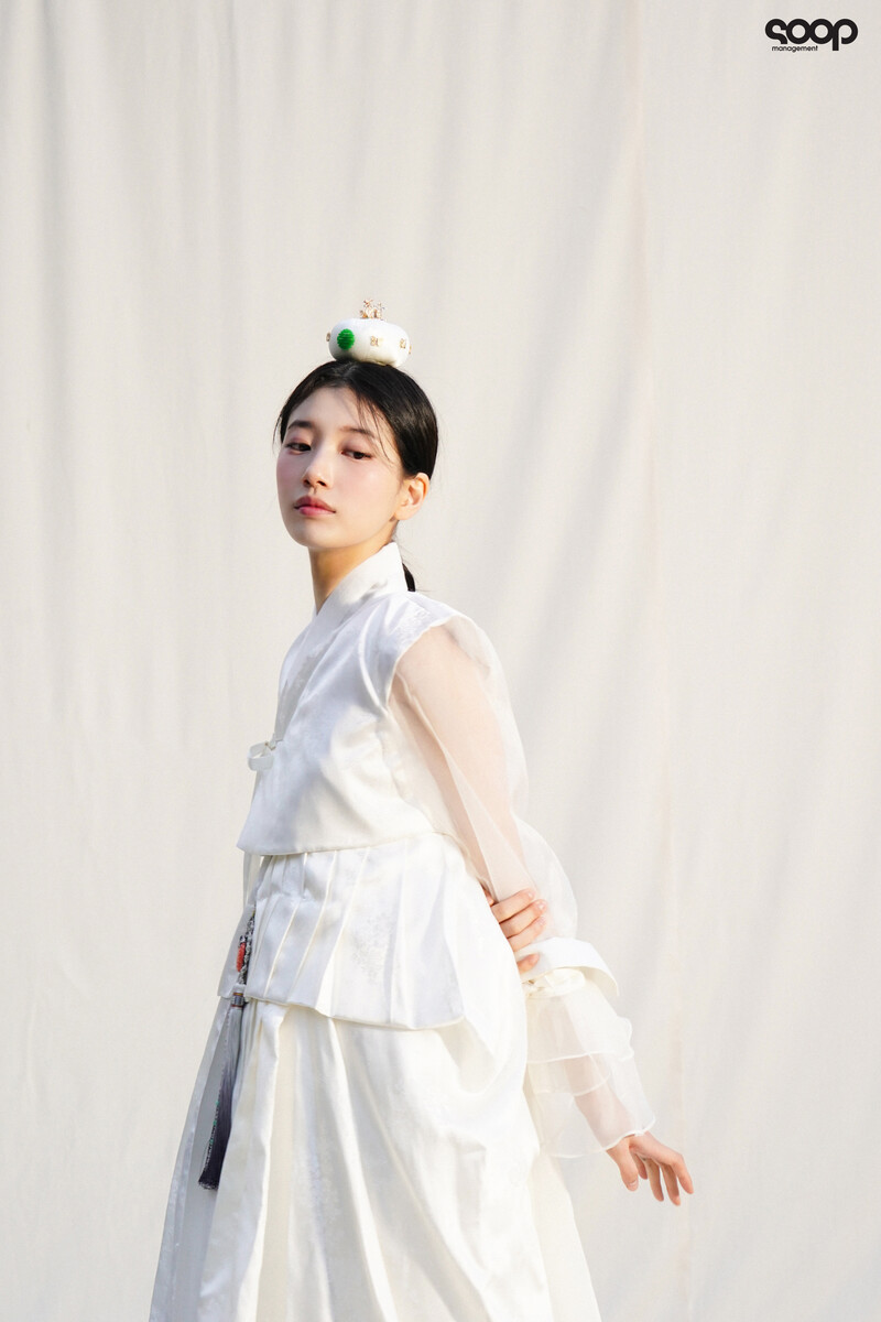 240108 SOOP Naver Post - Suzy - Elle Korea January Issue Photoshoot Behind documents 5