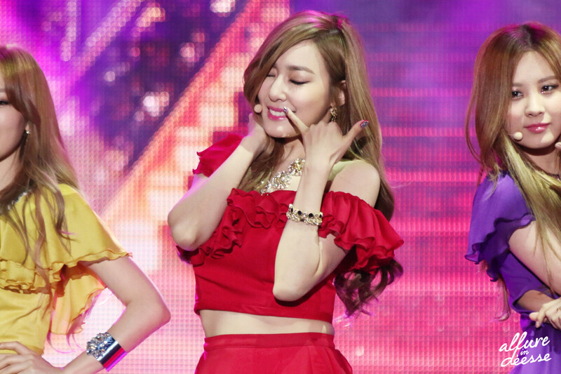 140921 Girls' Generation Tiffany at K-POP Expo in Asia documents 3