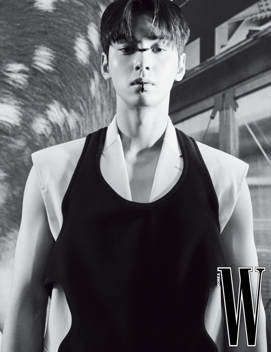 He is looking so dapper and hot: Cha Eun-woo enthralls fans with his  latest issue of W Korea