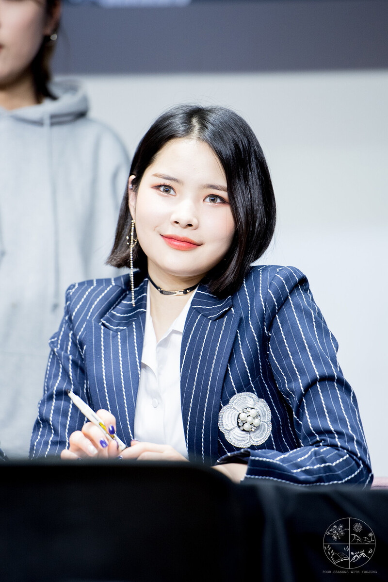 180310 Weki Meki Rina at Seocho 'Lucky' Fansign documents 3