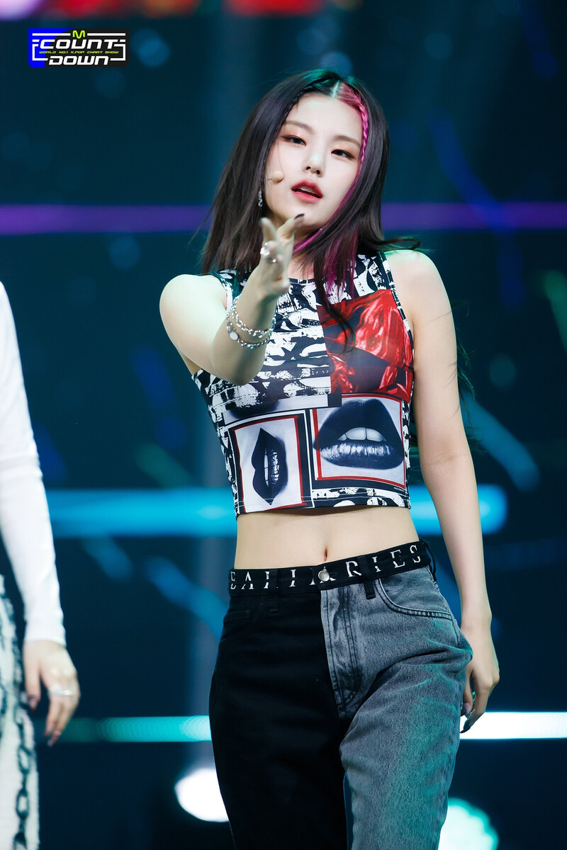 211014 ITZY - 'SWIPE' at M Countdown documents 26