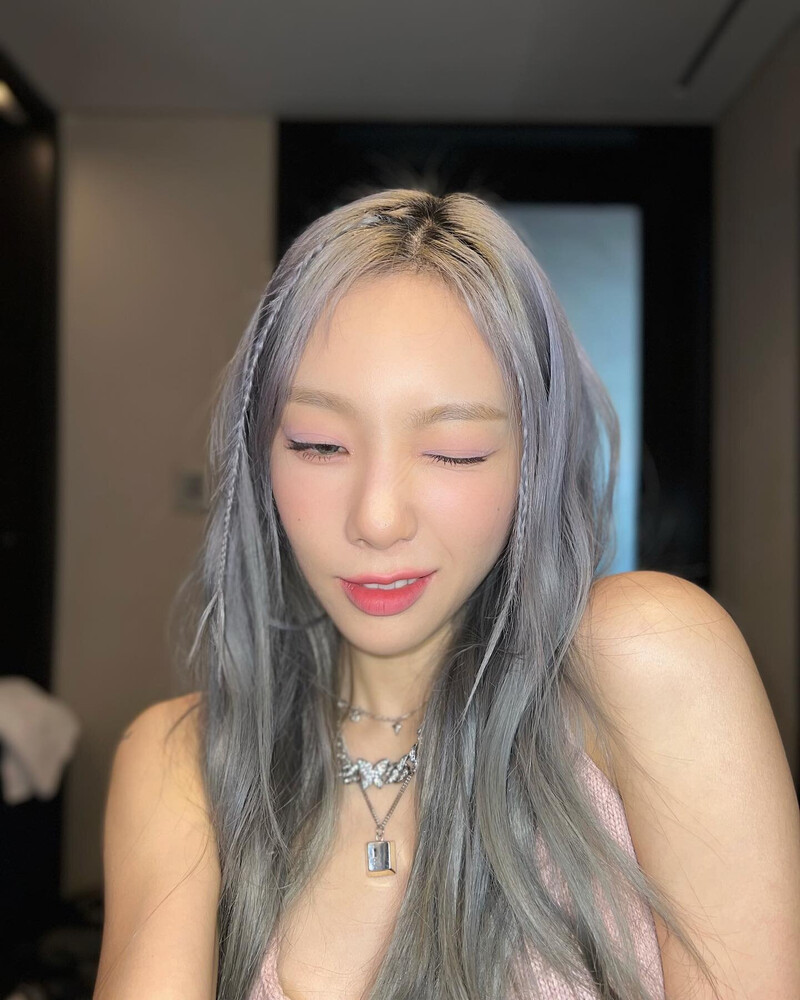 220222 Taeyeon instagram update documents 4