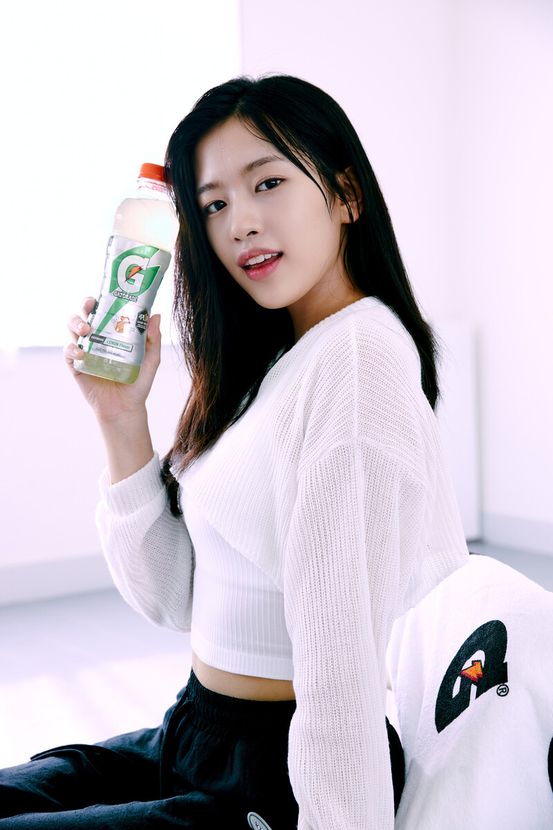 220805 Starship Naver - IVE Yujin, Kang Daniel & Kim Yuna "Move Like This' Starship x Gatorade documents 8