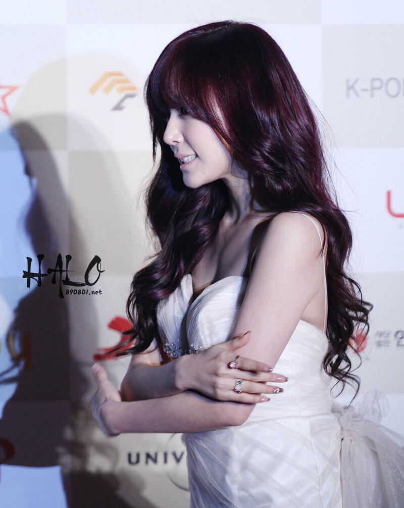 130213 Girls' Generation Tiffany at Gaon Chart Awards documents 10