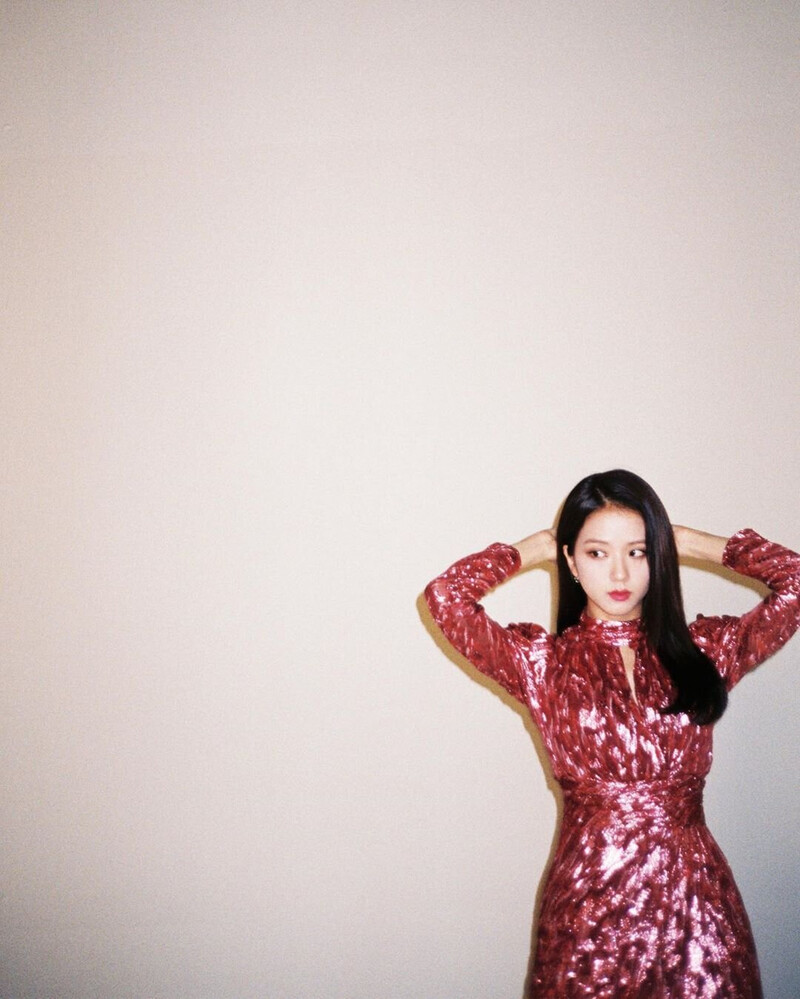 191113 JISOO Instagram Update documents 3