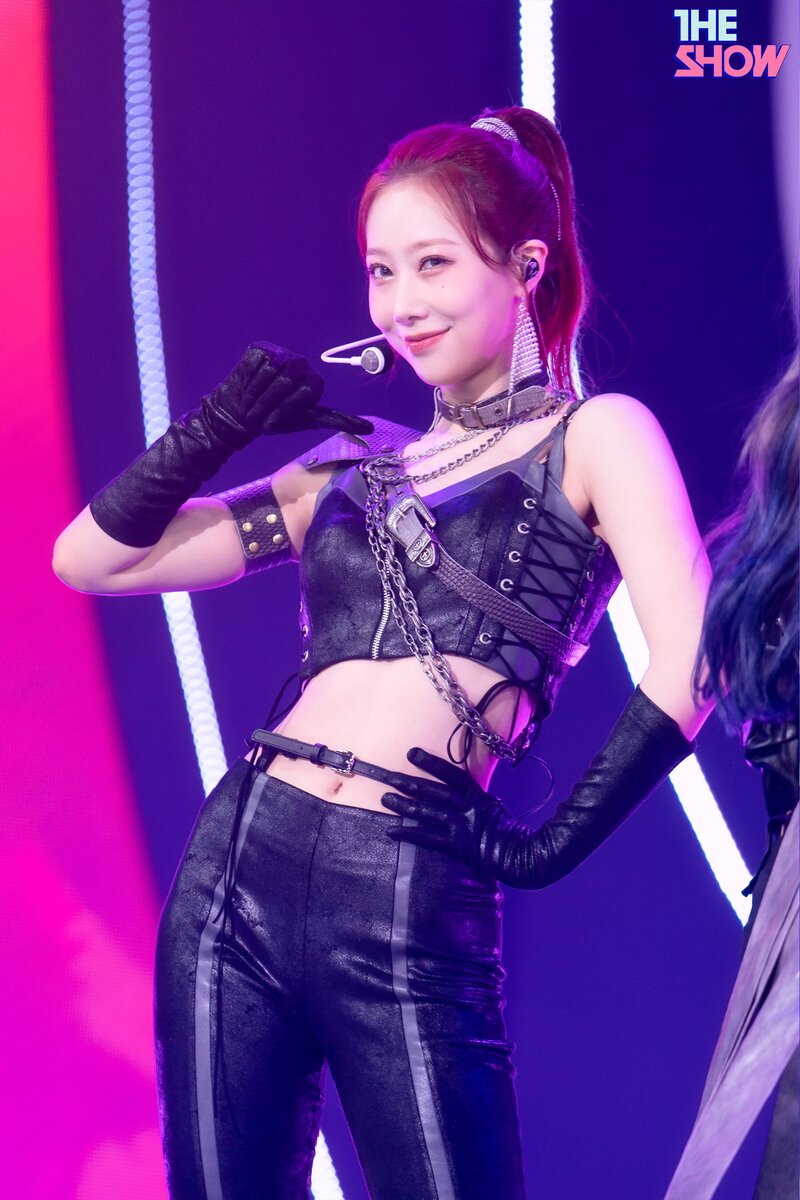 220426 Dreamcatcher Handong at The Show documents 4