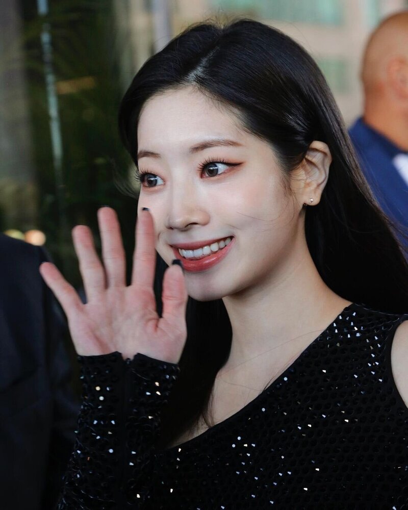 220914 TWICE Dahyun at Michael Kors SS23 Collection Runway Show documents 9
