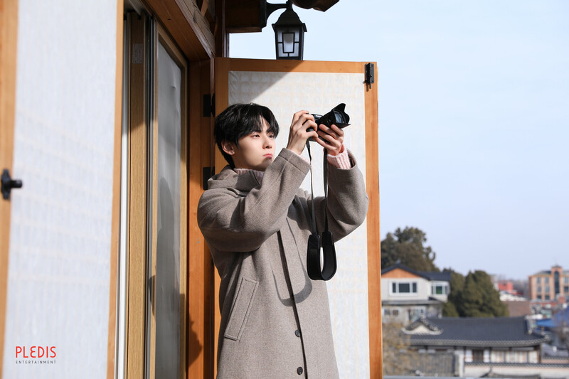 230513 Hwang Minhyun Weverse Update -  ‘Bukchon Hanok Village Photo Trip’ Photo Sketch documents 3