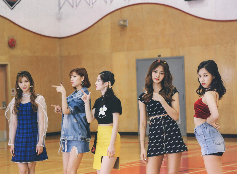 TWICE Monograph 'Twicetagram' Scans documents 9