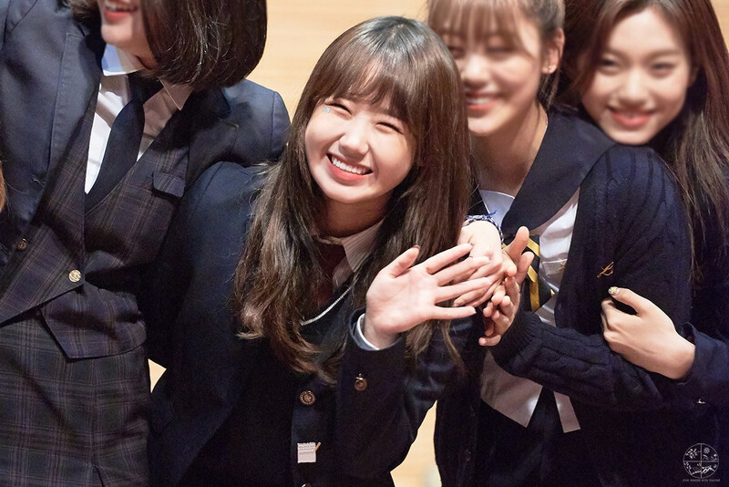 180519 Weki Meki Yoojung at 'Lucky' Gangbyeon Fansign documents 3