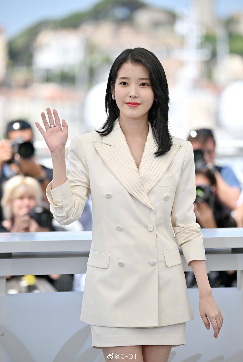220527 IU - 'THE BROKER' Photocall Event at 75th CANNES Film Festival documents 2