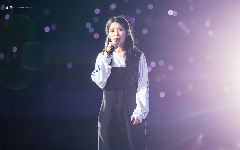 220917 IU - 'The Golden Hour' Concert documents 17