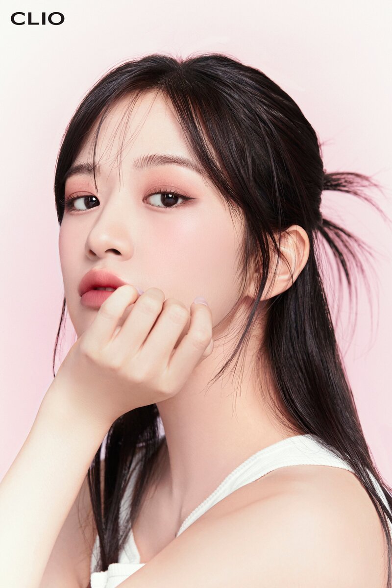 IVE Yujin for CLIO - Pro Eye Palette Air documents 2