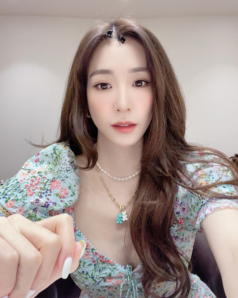 210920 Tiffany Young Instagram Update documents 3