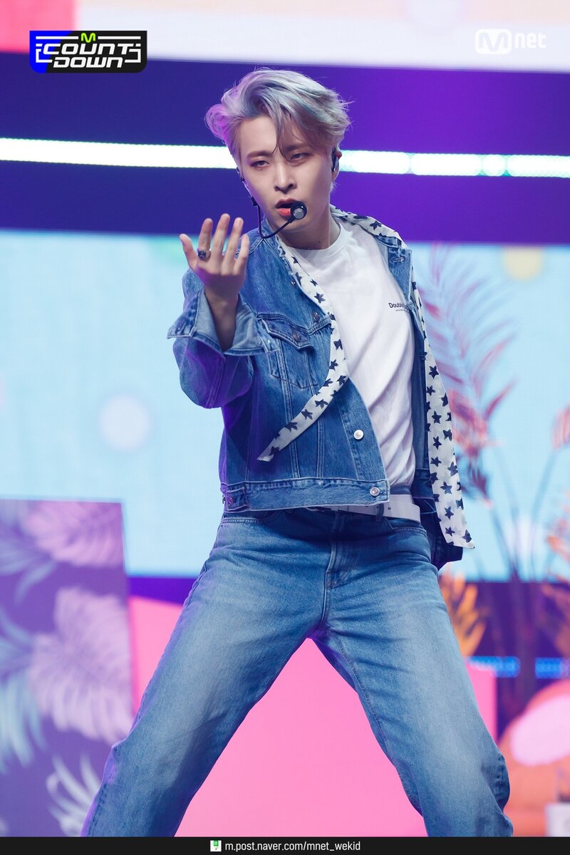 211007 Youngjae - 'Vibin' at M Countdown documents 8