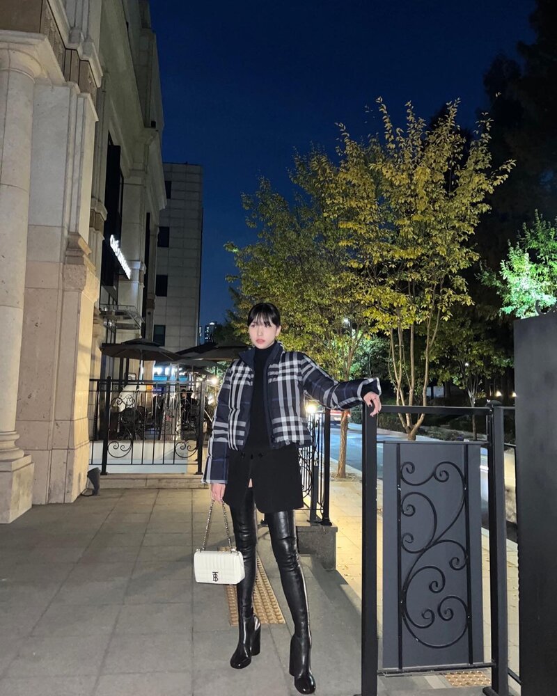 221110 TWICE Mina Instagram Update documents 3