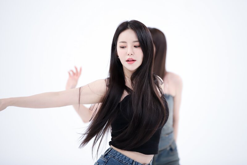 230801 MBC Naver - BBGIRLS Youjoung - Weekly Idol On-site Photos documents 7