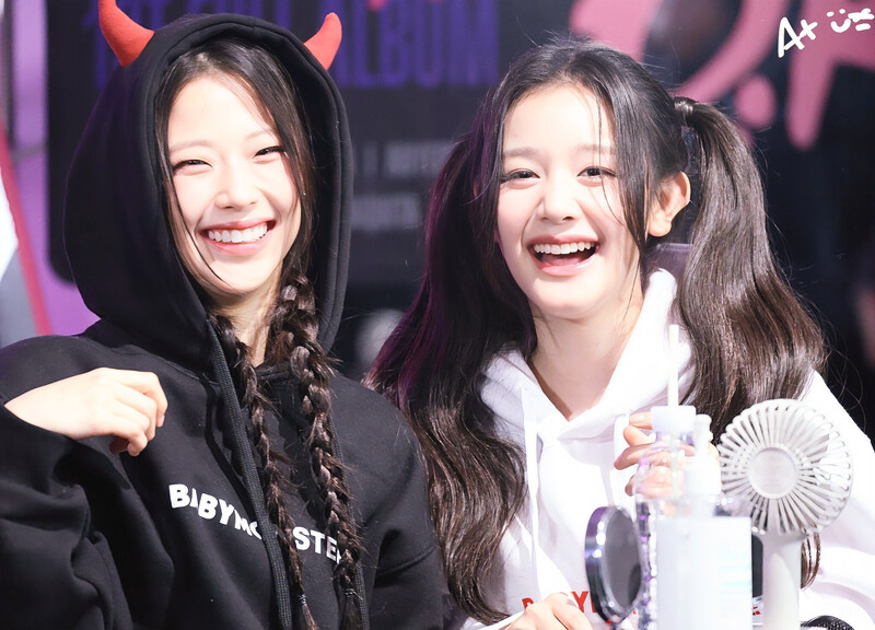 241110 BABYMONSTER Ruka & Pharita - YG SELECT FANSIGN EVENT documents 1