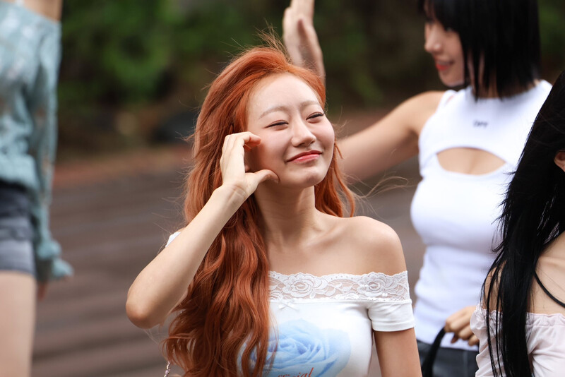 240705 KISS OF LIFE Julie - Music Bank Commute documents 6