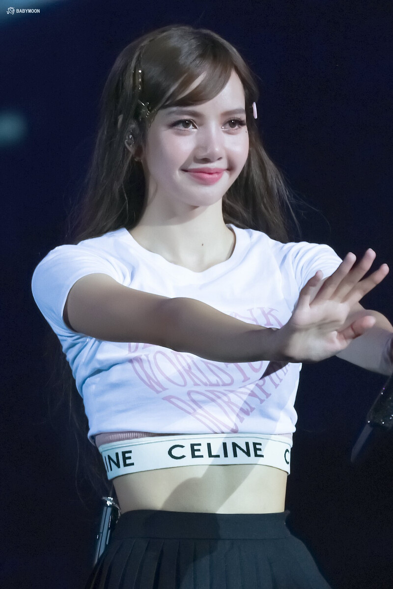 230527 BLACKPINK Lisa - 'BORN PINK' Concert in Bangkok Day 1 | kpopping