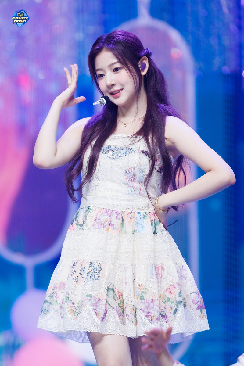 240926 FIFTY FIFTY Yewon - 'SOS' at M Countdown documents 2