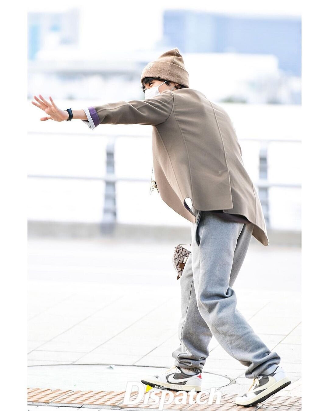 220529 BTS J-Hope at Incheon International Airport Departing for